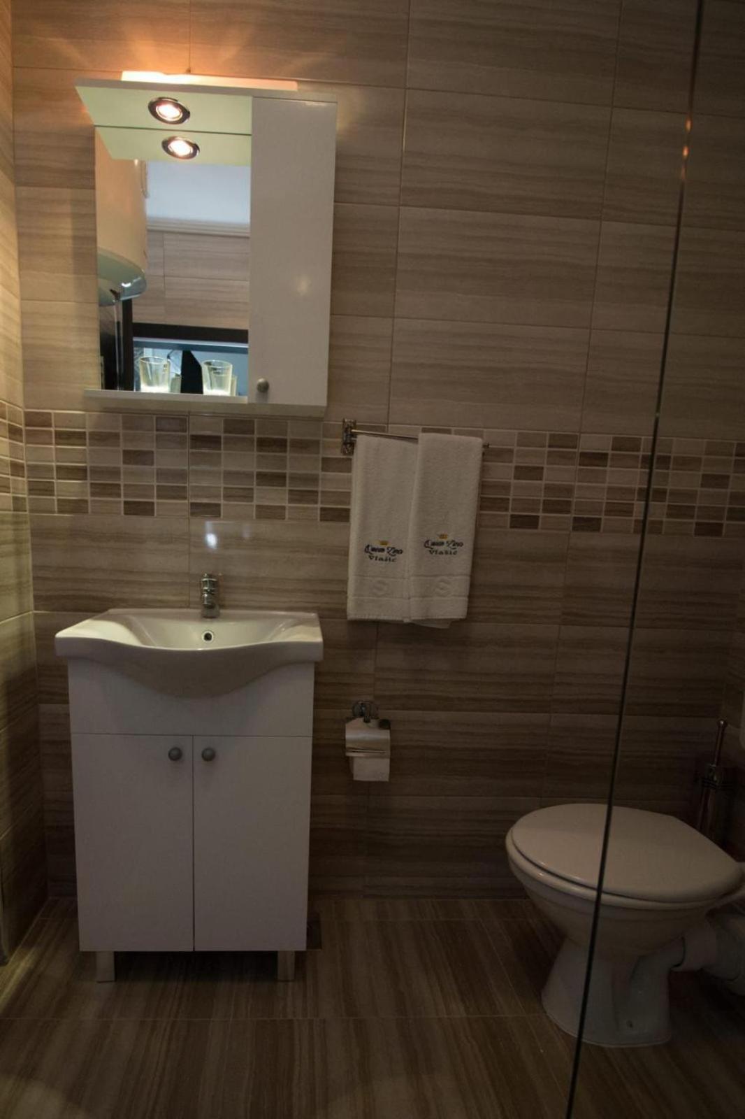 Aparthotel "Queen Zina" Влашич Екстериор снимка