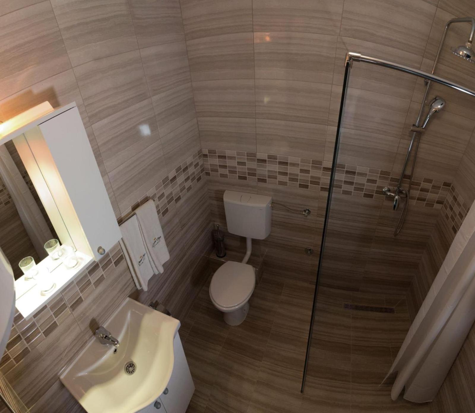 Aparthotel "Queen Zina" Влашич Екстериор снимка